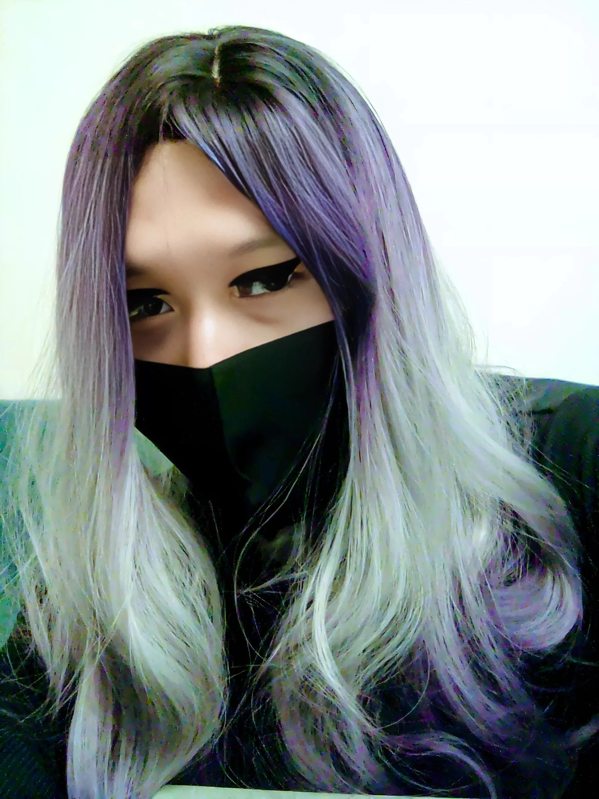 Who likes online games? Also any one in 🇨🇦 West Coast good at taking naughty videos and doing make-up?