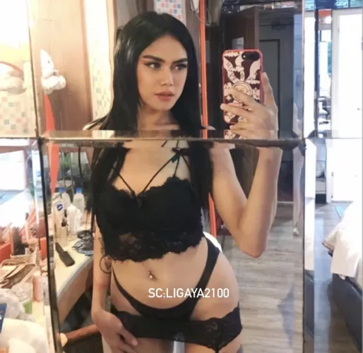 Who wants to be with me? I will make sure I will make you happy.