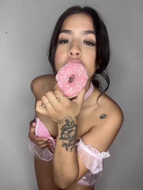 Young girls like me are definitely the most slutty 😏