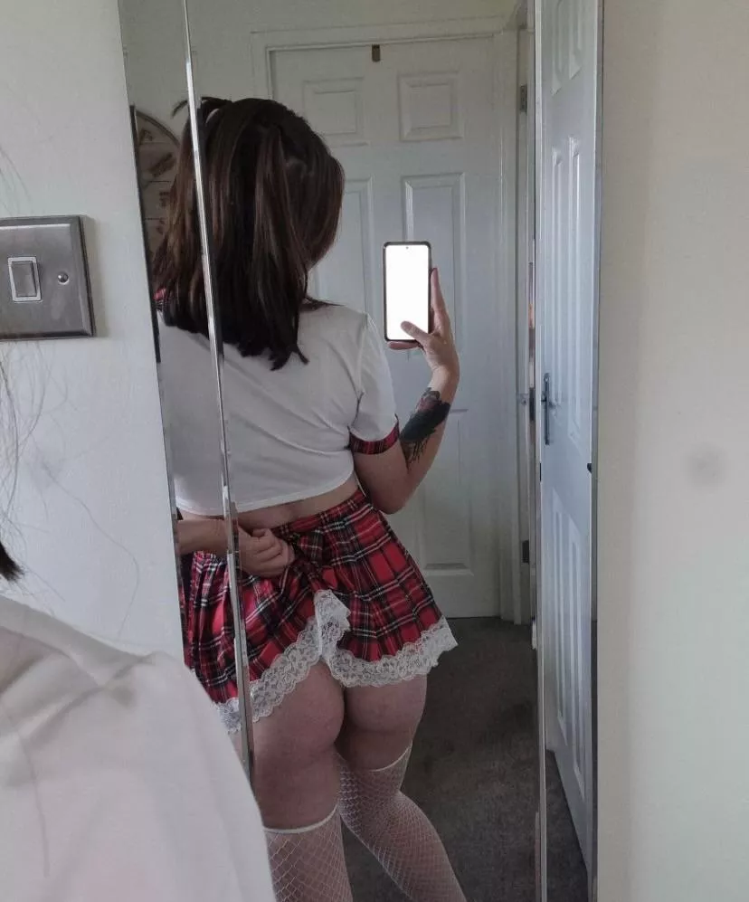 Abuse my tight holes😩