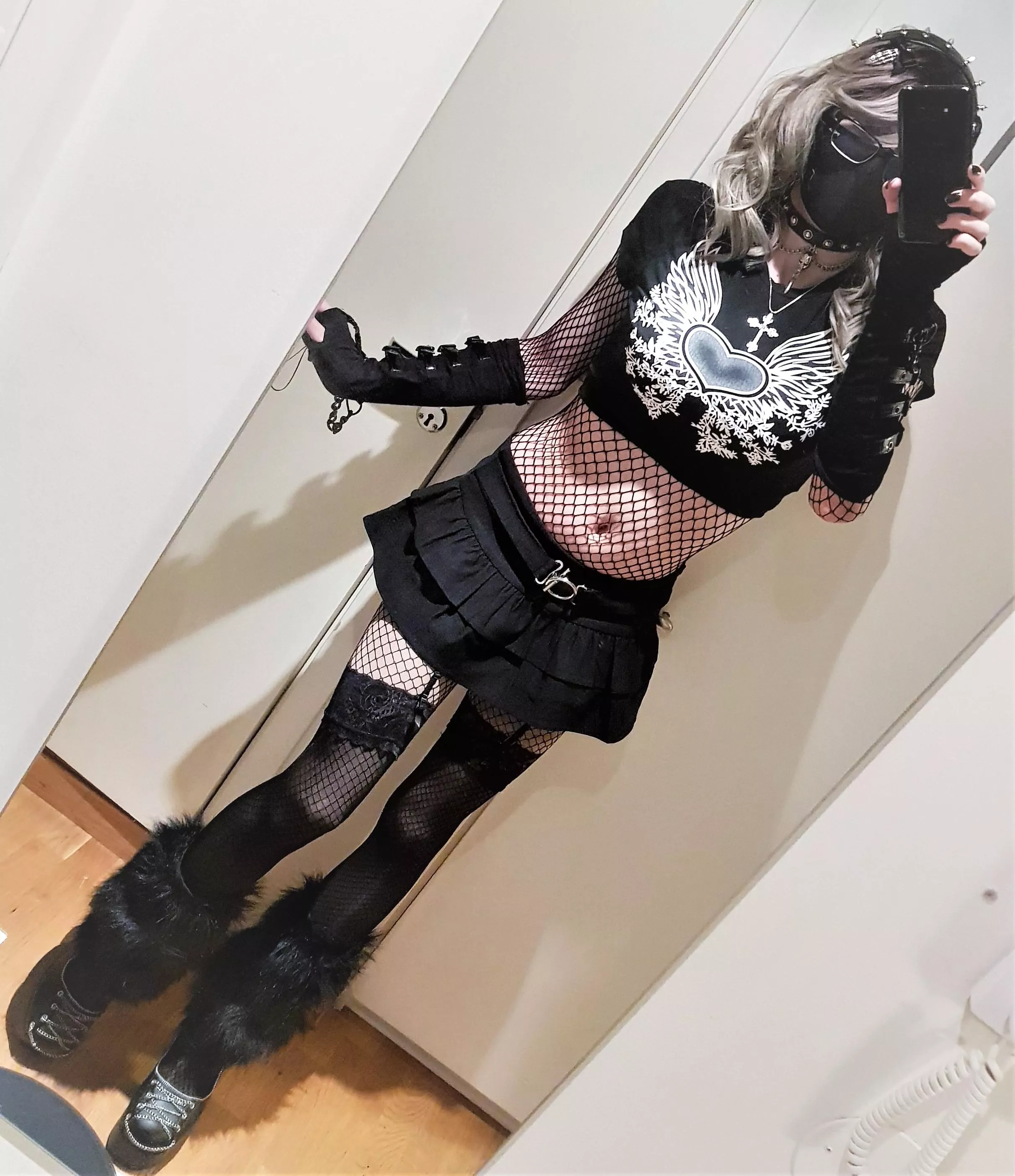Average goth femboy ☠