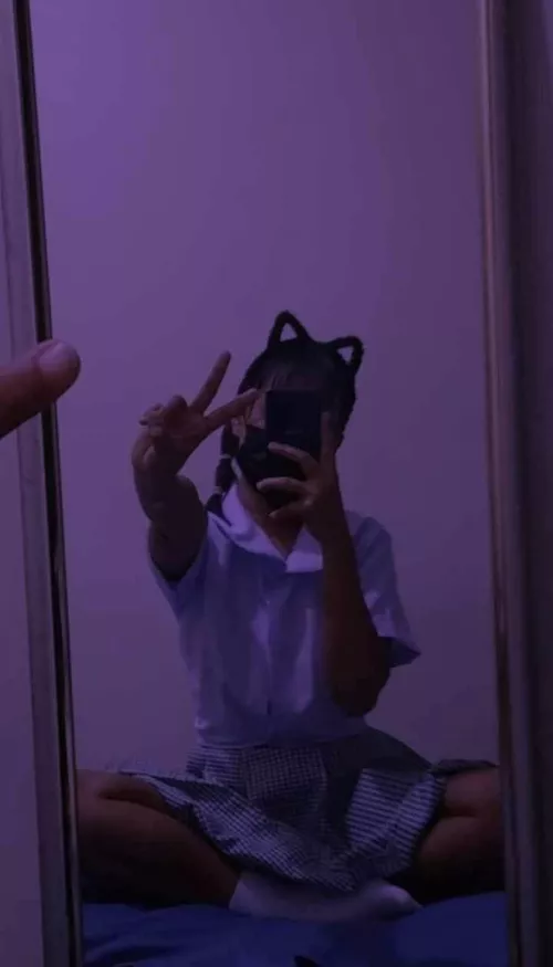 Banging or cuddling? 4’5 18f pinay ❤️