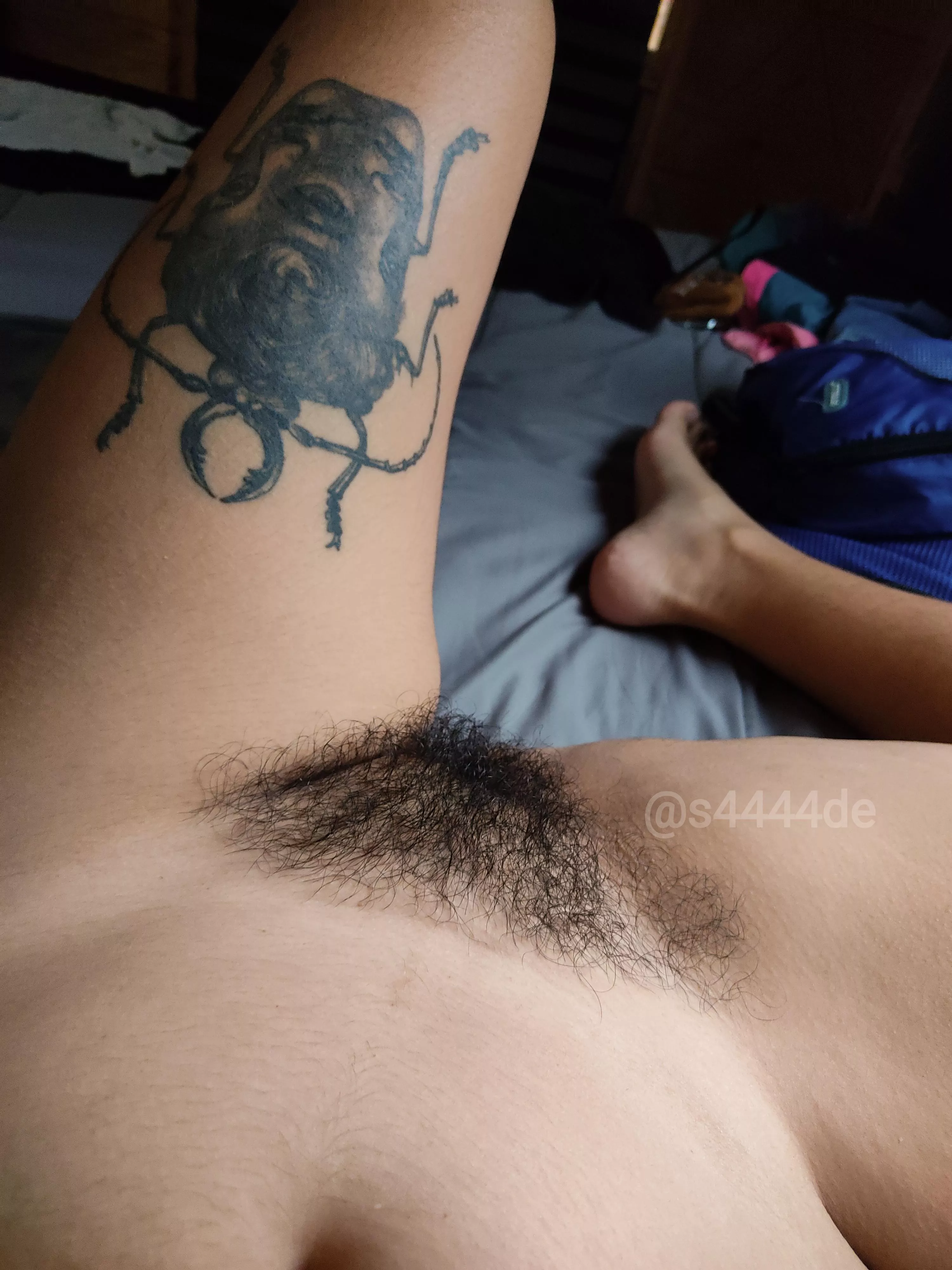 can you fill the space between my legs with your face?