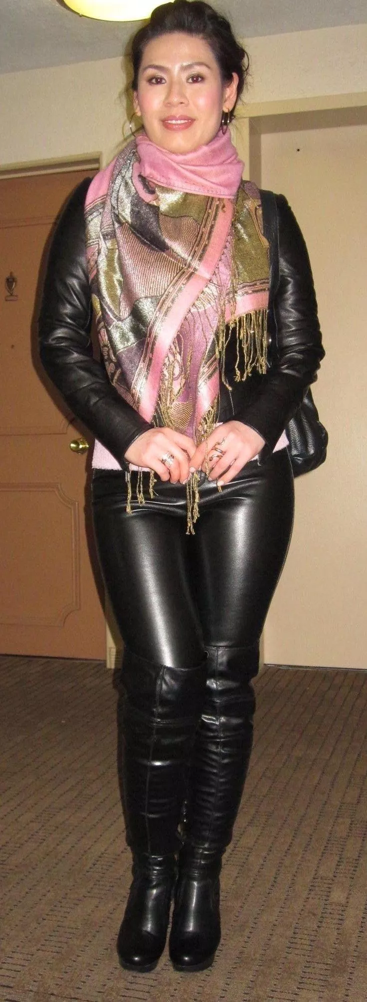 Does anyone know the name of this creator/couple?