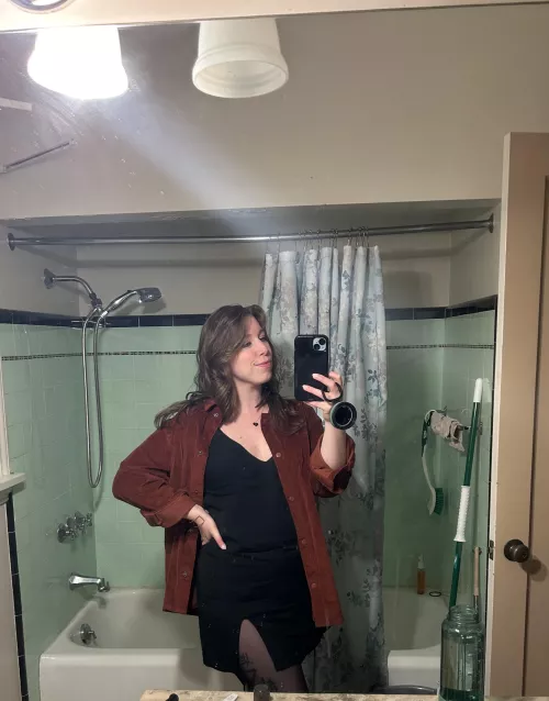 [f] Man shirt, short skirt….