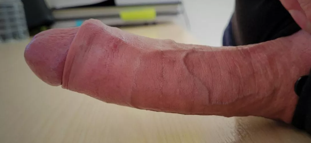 I get so turned on at work... need a work FWB... who's helping the bosses 8 inch BWC cum?