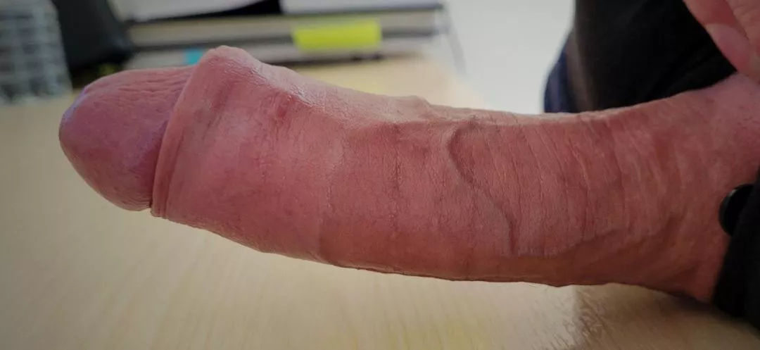 I get so turned on at work... need a work FWB... who's helping the bosses 8 inch BWC cum?