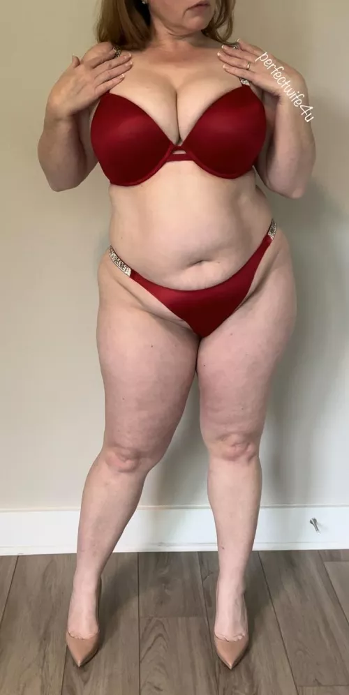 I love a man that appreciates a curvy MILF