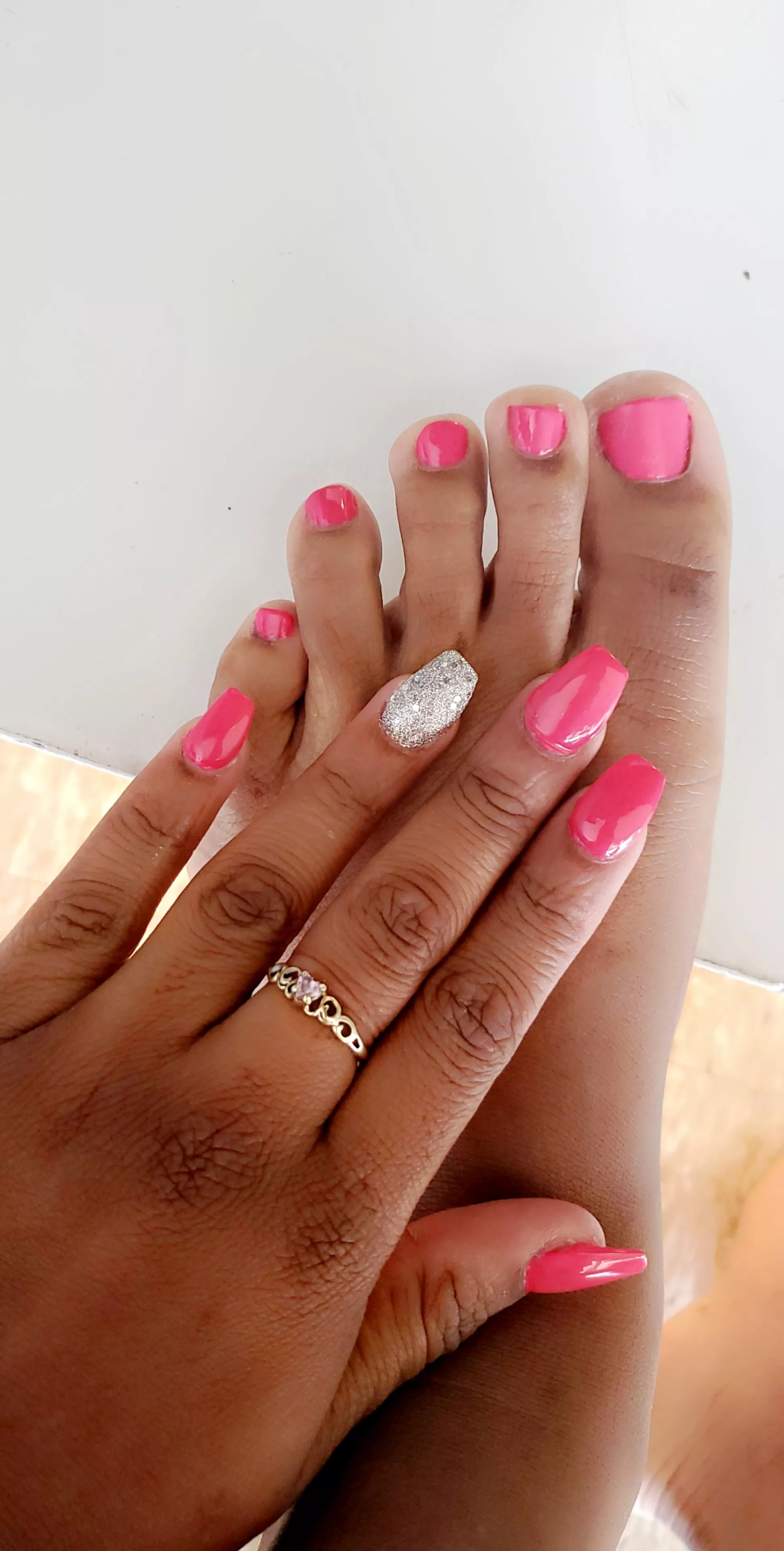 I need my toes sucked