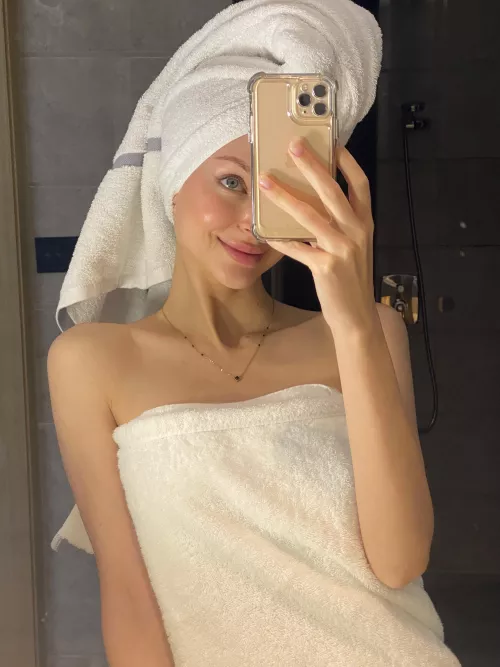 im officially legal now, any volunteer to pop my cherry?