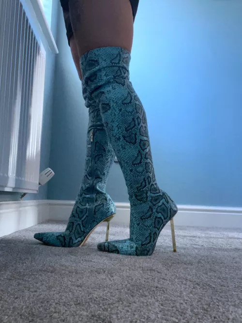 It may be sunny outside but…. These heels!!!!