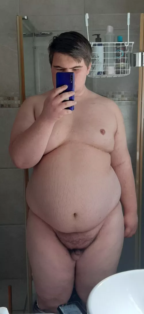 Just had a massive lunch. Wish I had someone to rub my stuffed belly.