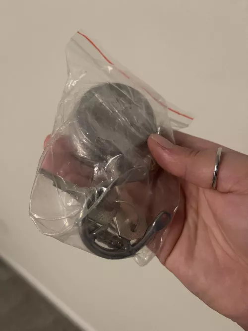 Look what came in 👀 he doesn’t know it yet, but he will be locked up tonight, flat 🤫