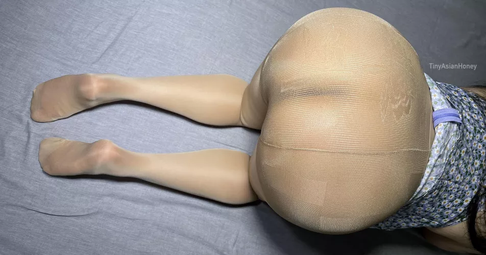 My Asian ass and soles of feet in nylon pantyhose
