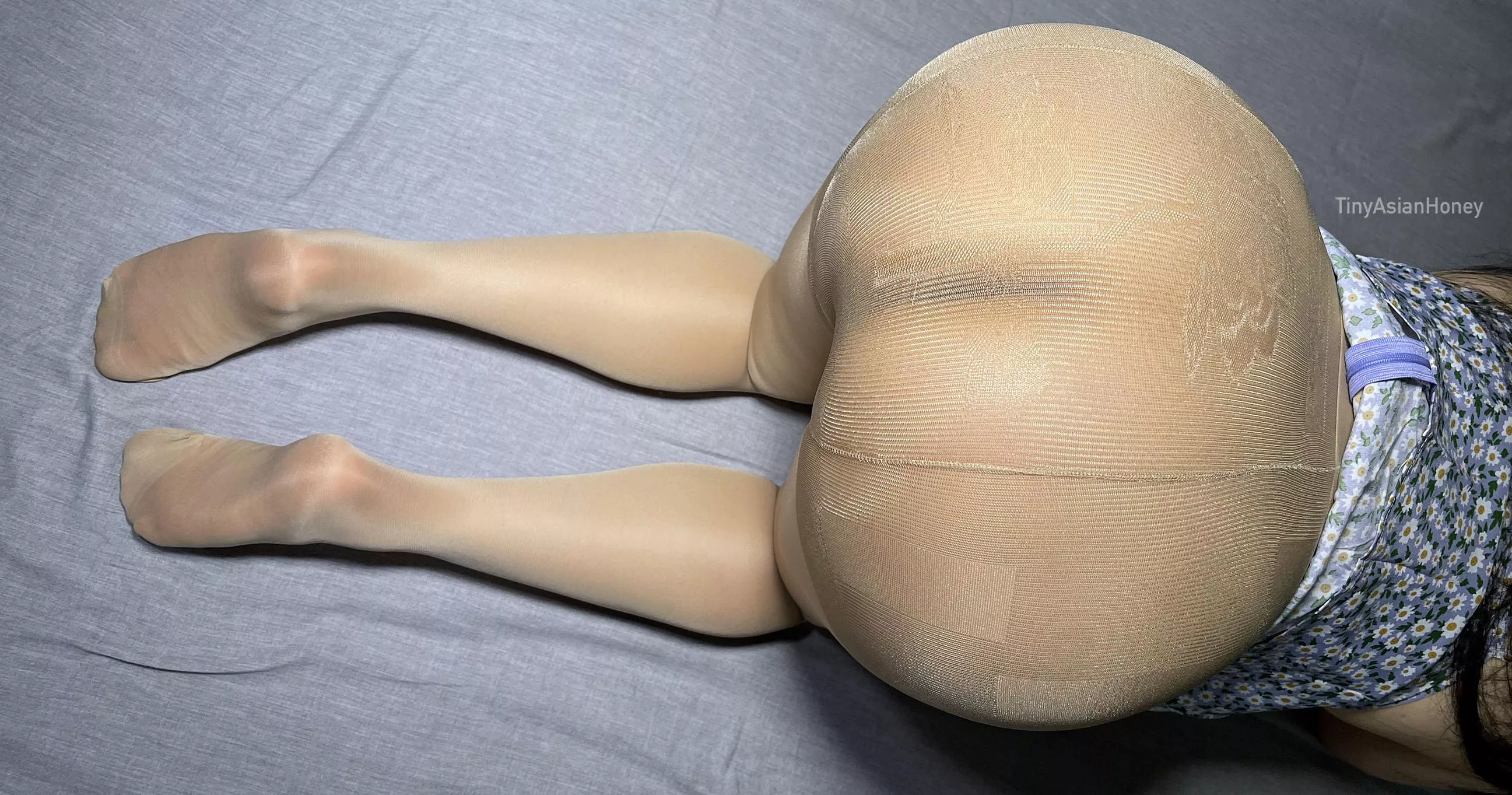 My Asian ass and soles of feet in nylon pantyhose