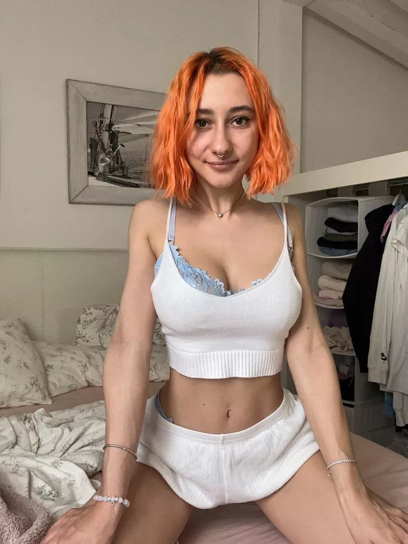 My body is staring into your eyes, I'm so indecent