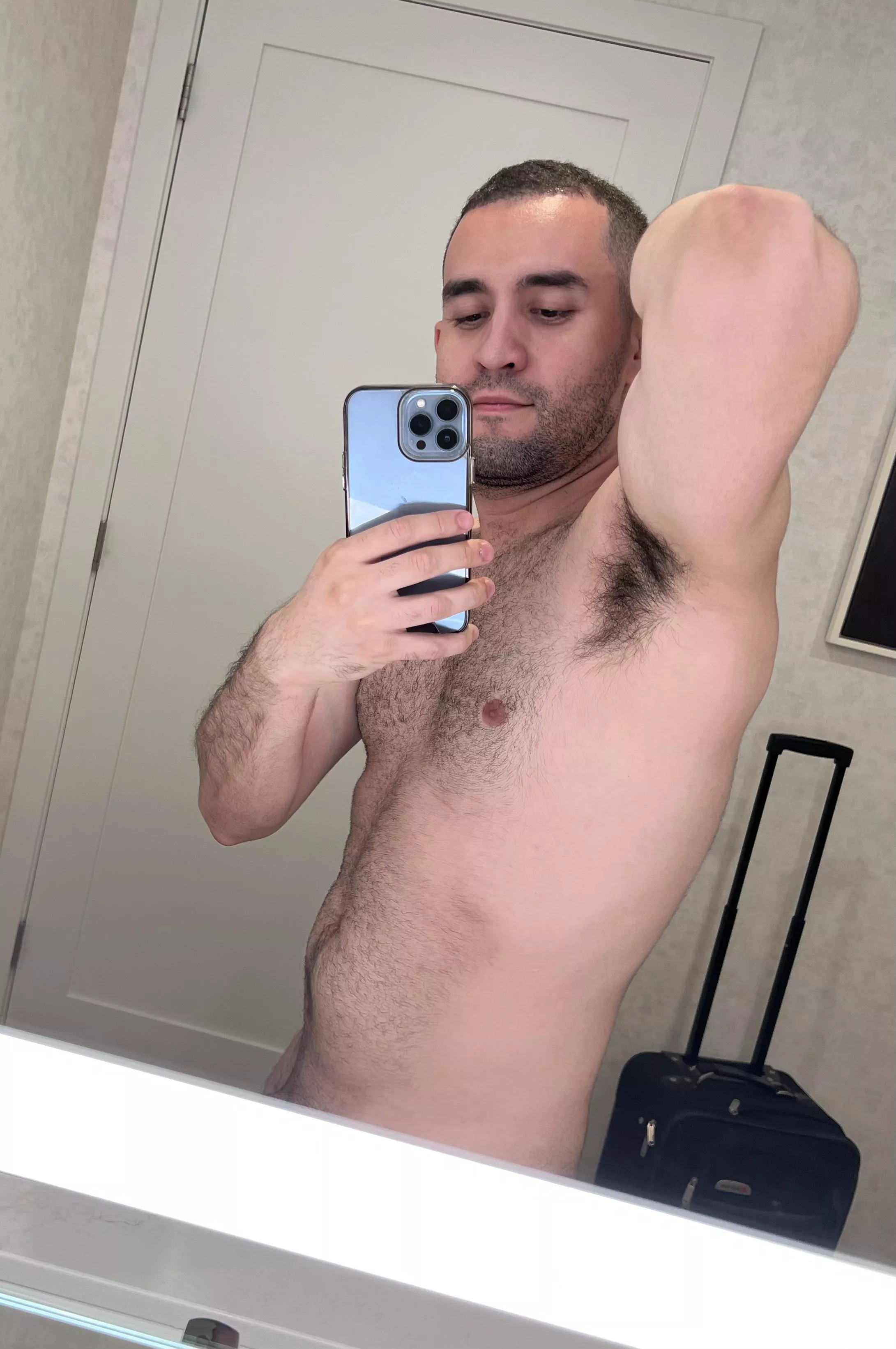 Obligatory hotel room pit pic