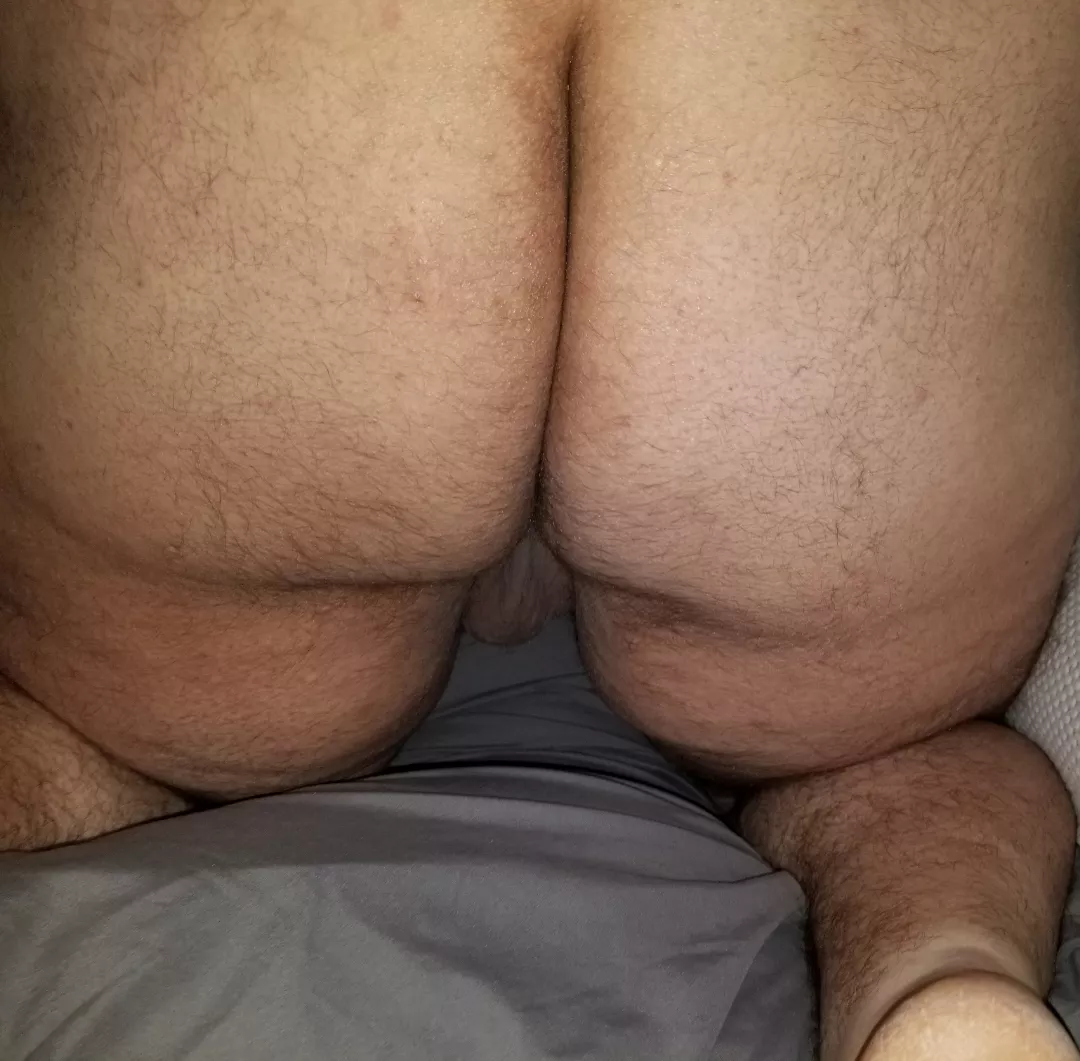 Really want someone to spread these cheeks