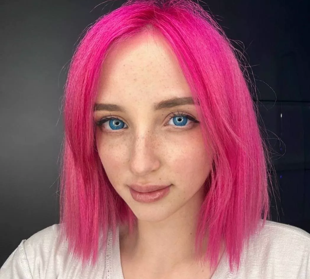 Should I switch to brunette now that I go to University?