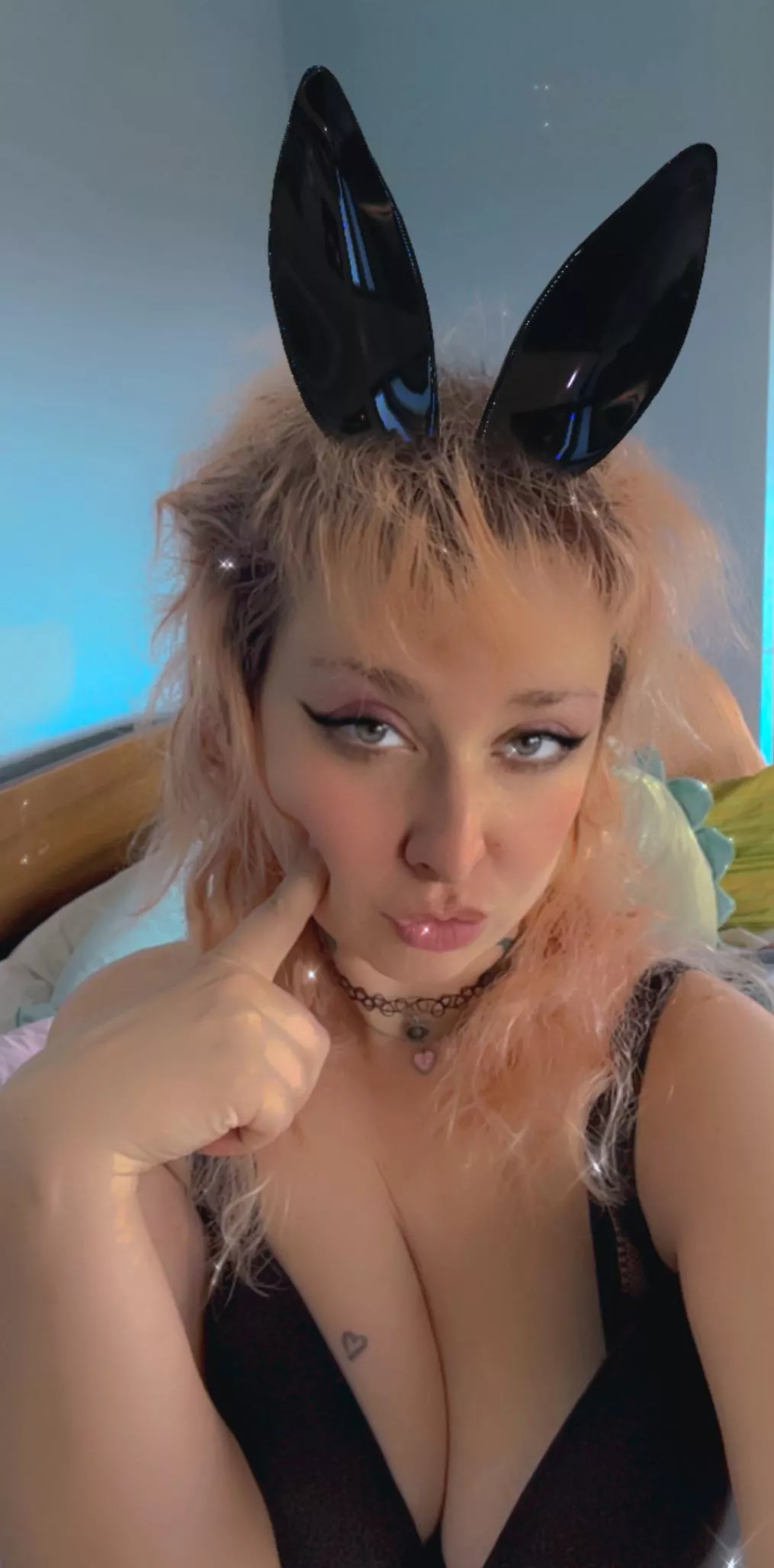 Some bunny take care of me 💜