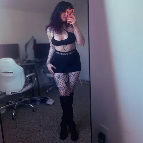 the mirror is dirty but i'm dirtier