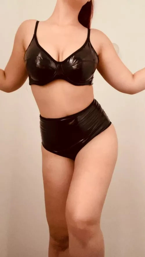 Wanna be my slave? 😈🖤