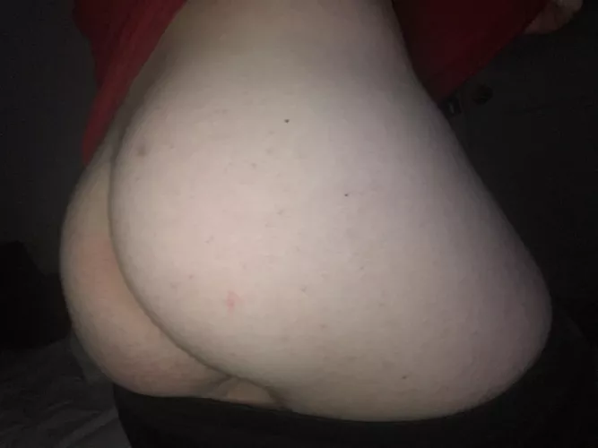 Who wants this 18 yea old bubble butt?