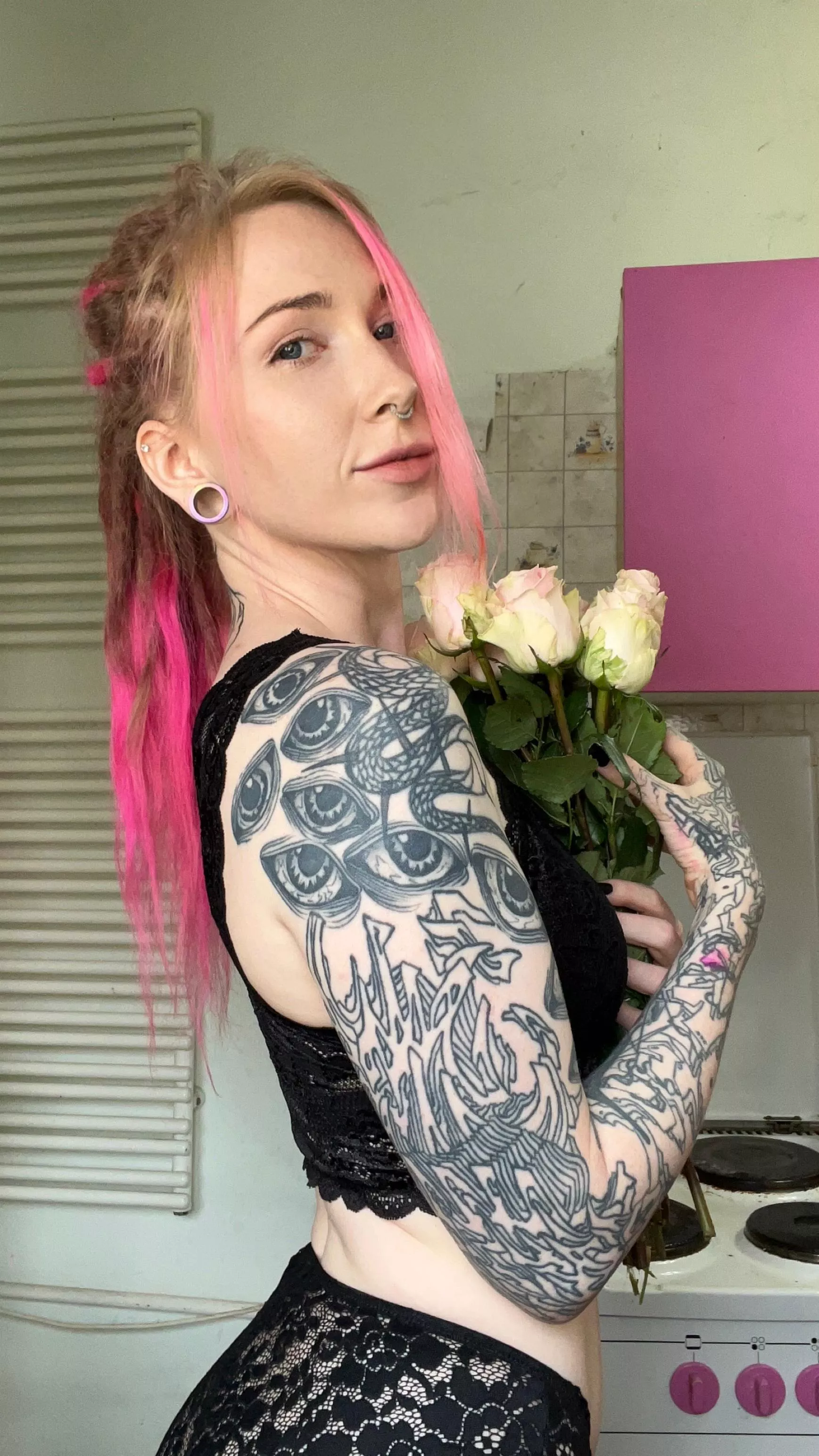 would u jerk off to my nudes if i send you some ?