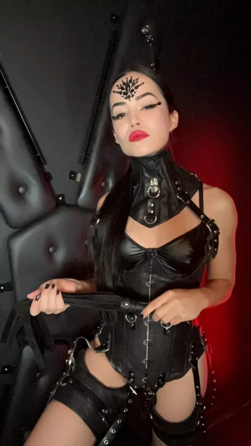 Domme's here. Who wants to ask for permission to hear her degrade first..