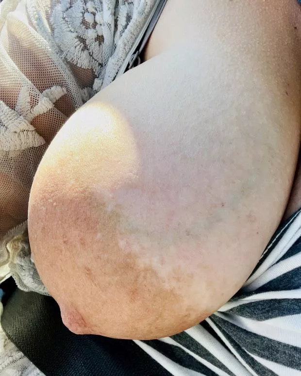 How bad do you want my tit?