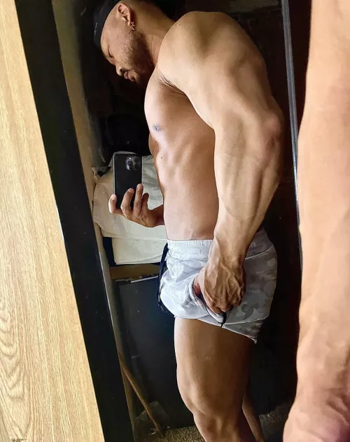 I could squash you like a bug you little runt