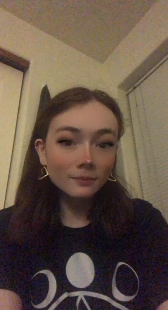 I don’t really look great but I wanted to share because pretty earings