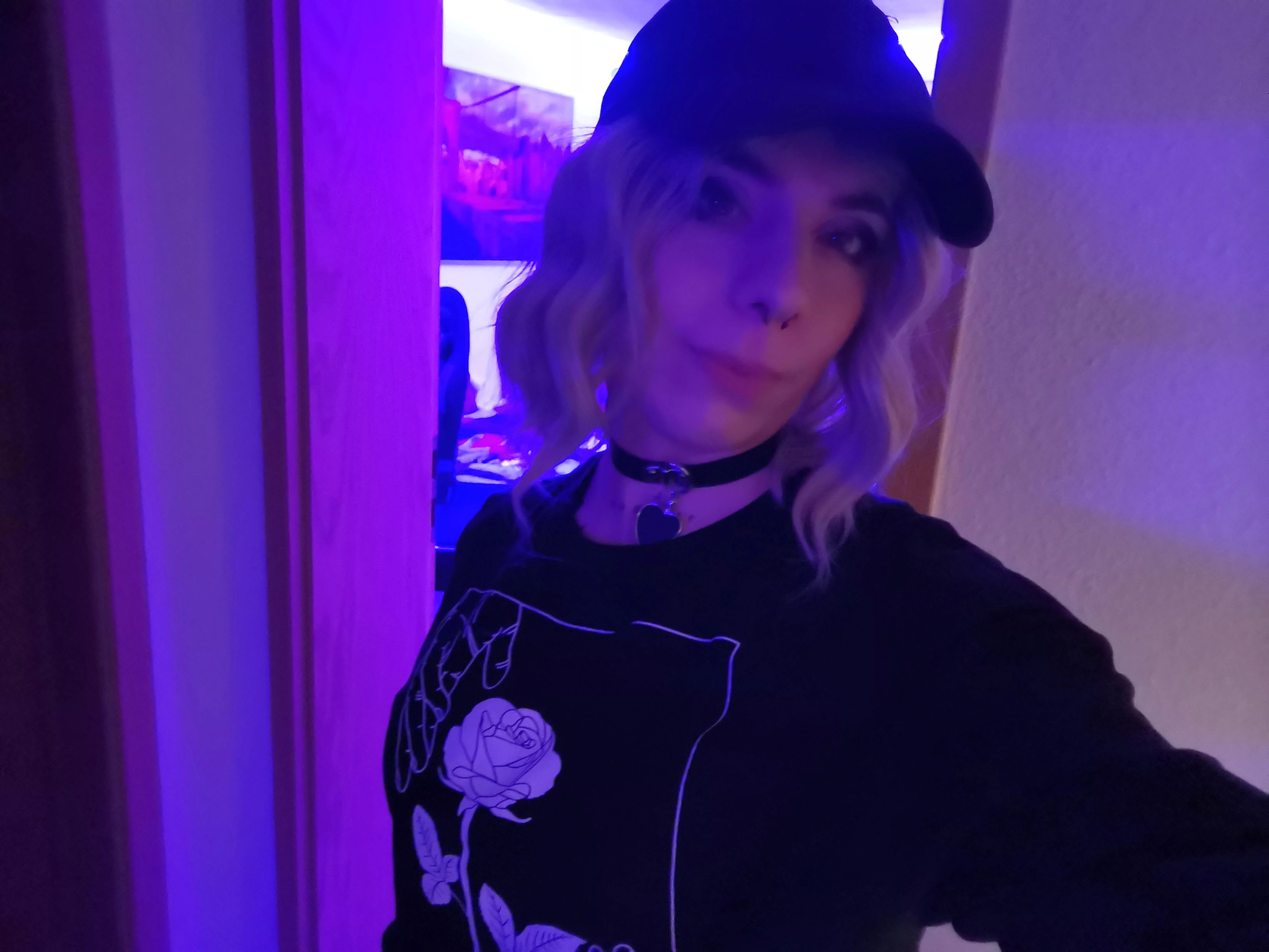 I feel so much more pretty as a girl :')