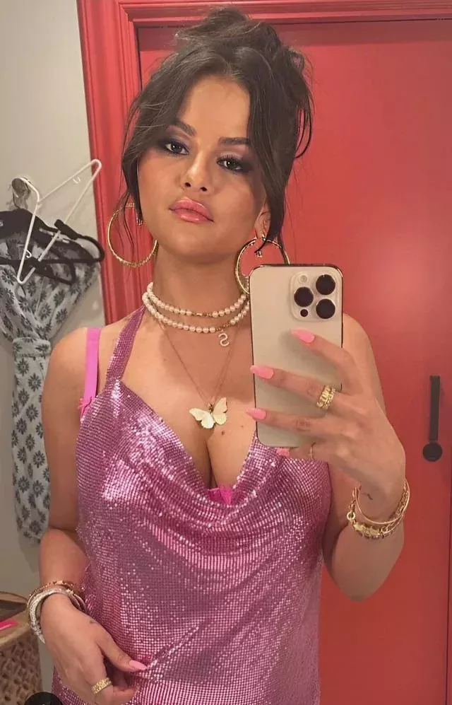 I just can't resist Selena's tits, gets me so hard