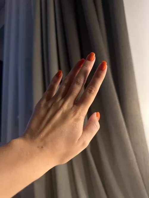 i know you will like to play with my nails