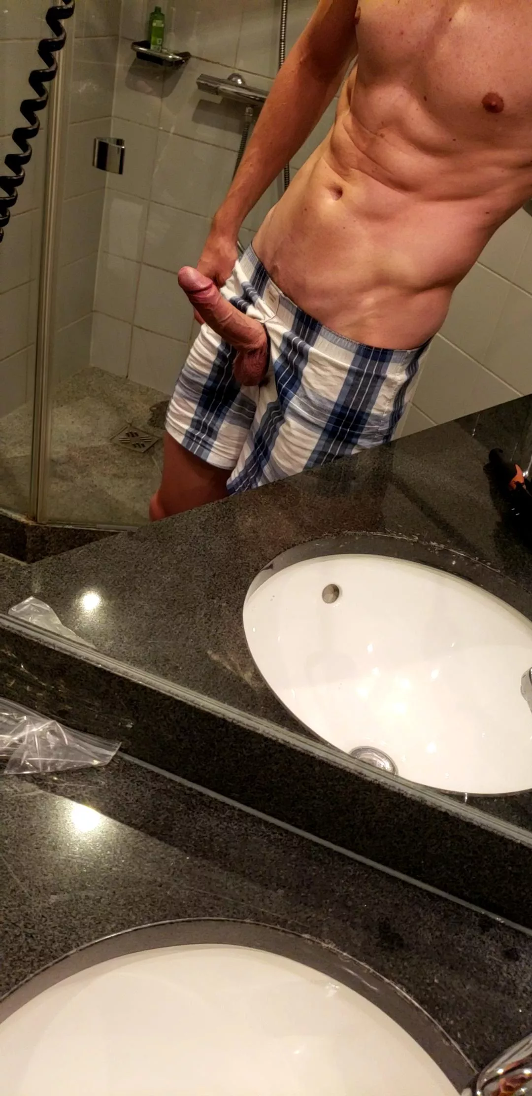I'm always horny while I'm wearing my boxers who else is having constant boner in their boxers 😈?!