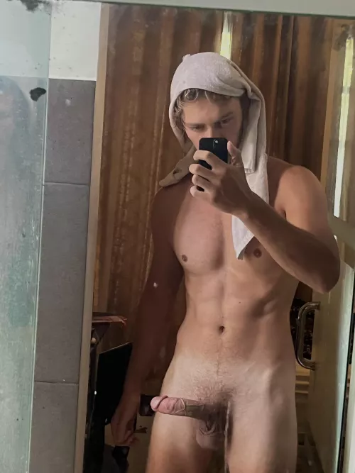 just got out of the shower and need a servant to suck me up