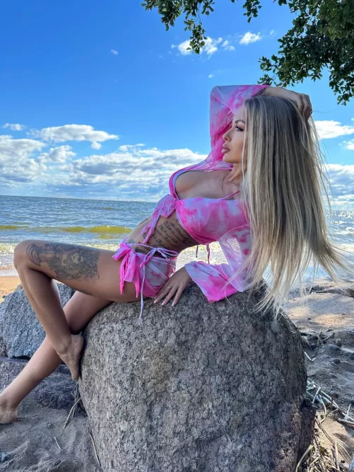 let's spend day on the beach