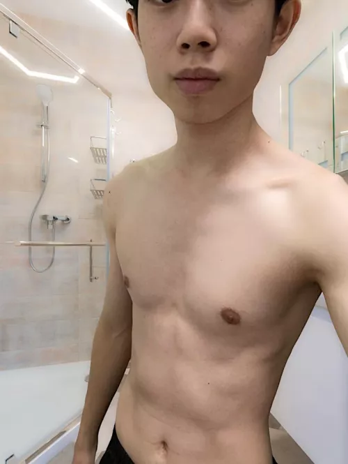 Post workout shower selfie Asian [M]