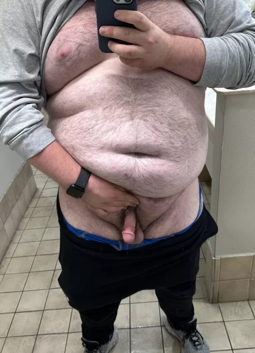 Quick fuck in the bathroom?