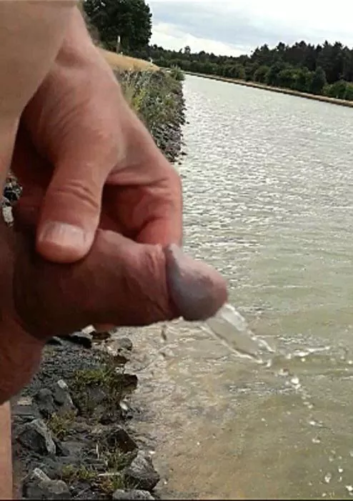 river pissing
