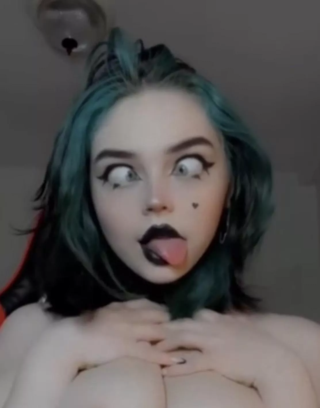 She’s so sexy!!!! (Not my photo)