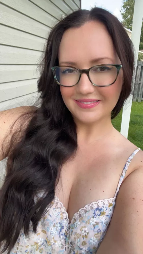 Too hot for a bra; don’t mind the lip sweat