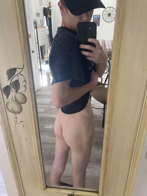 Walking around with no pants makes me so horny