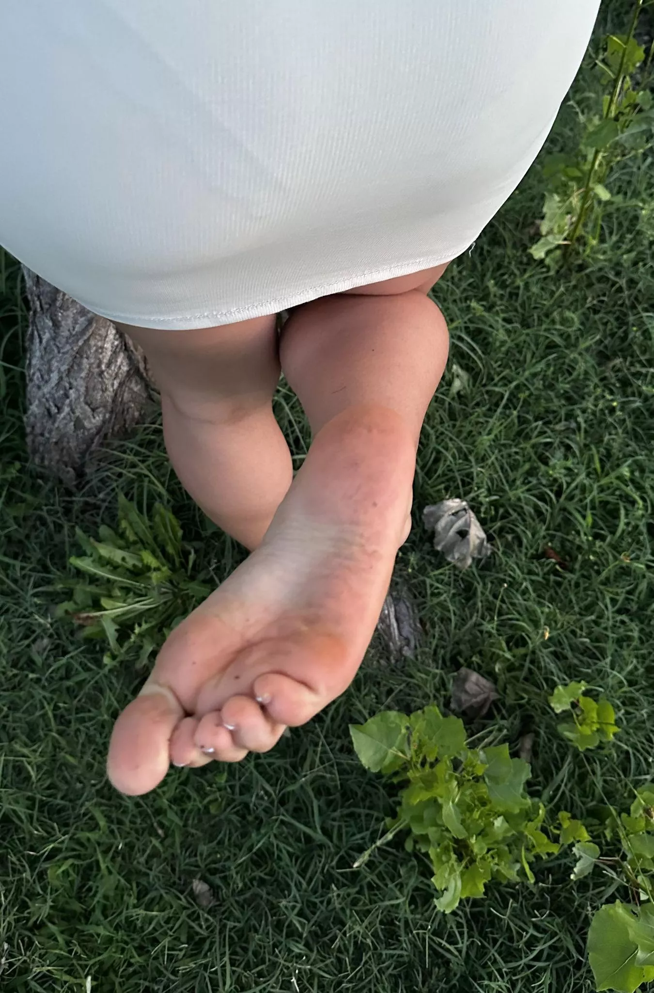 want my feet all over your face F19