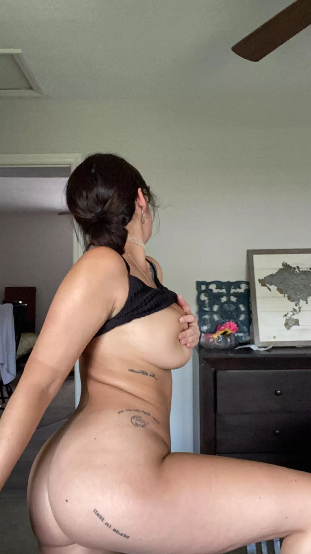 would love to suffocate a mother fucker w these thick thighs