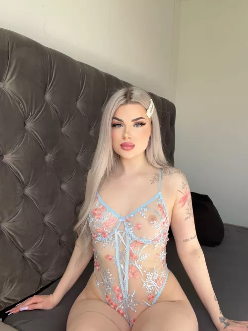 19y/o and need someone to make contenth with