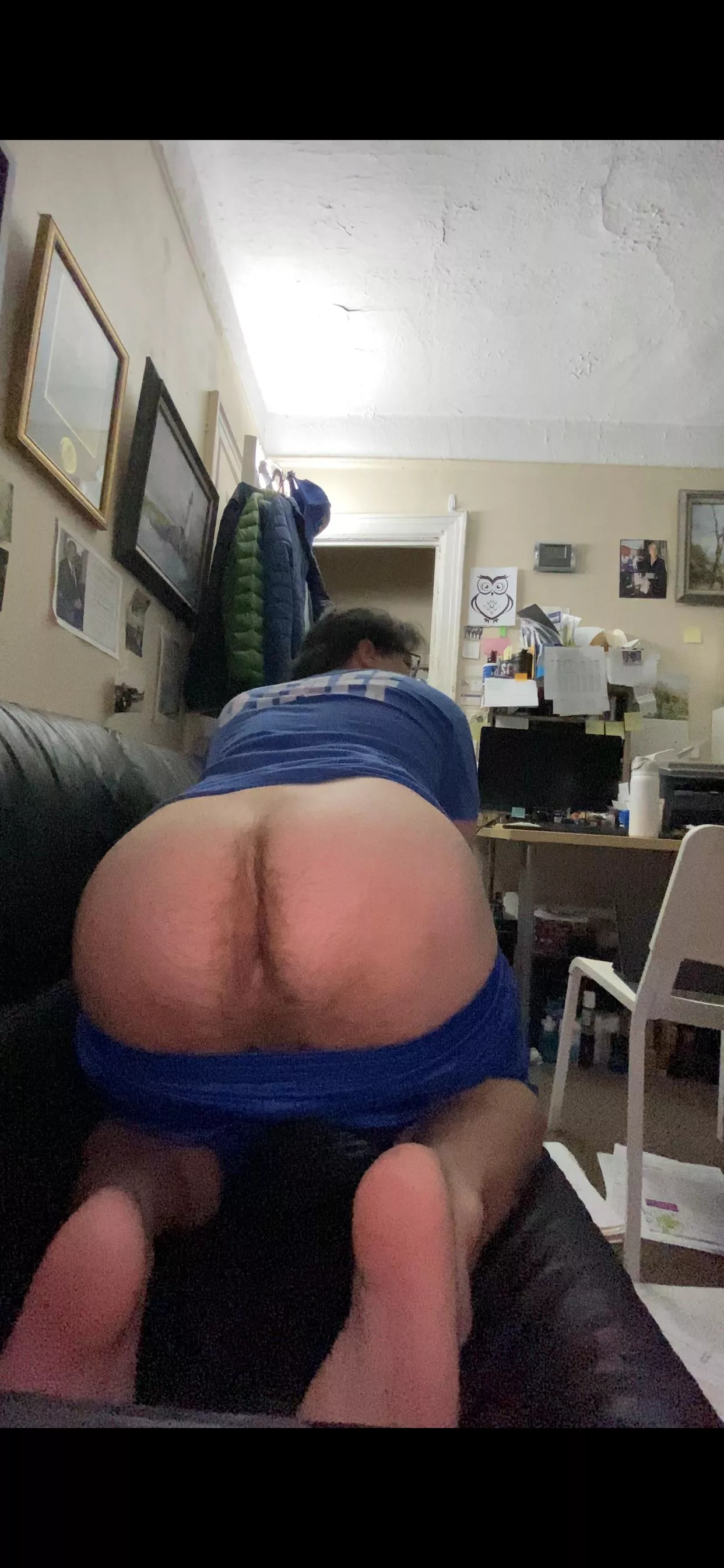 Bent over showing my hole 👀