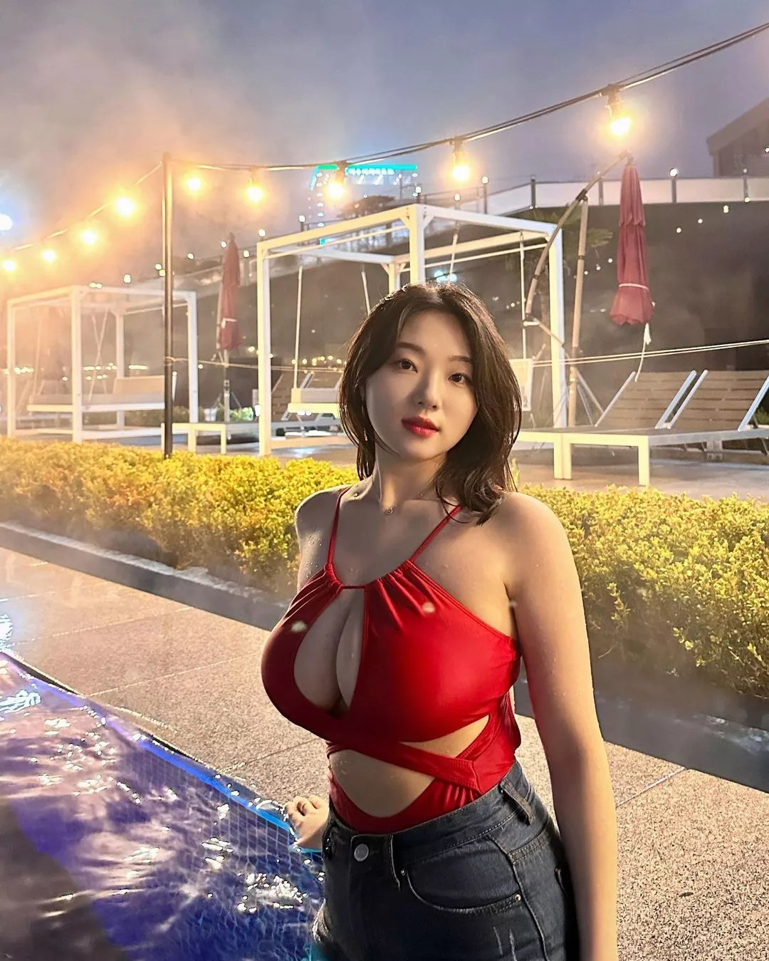 Boob window