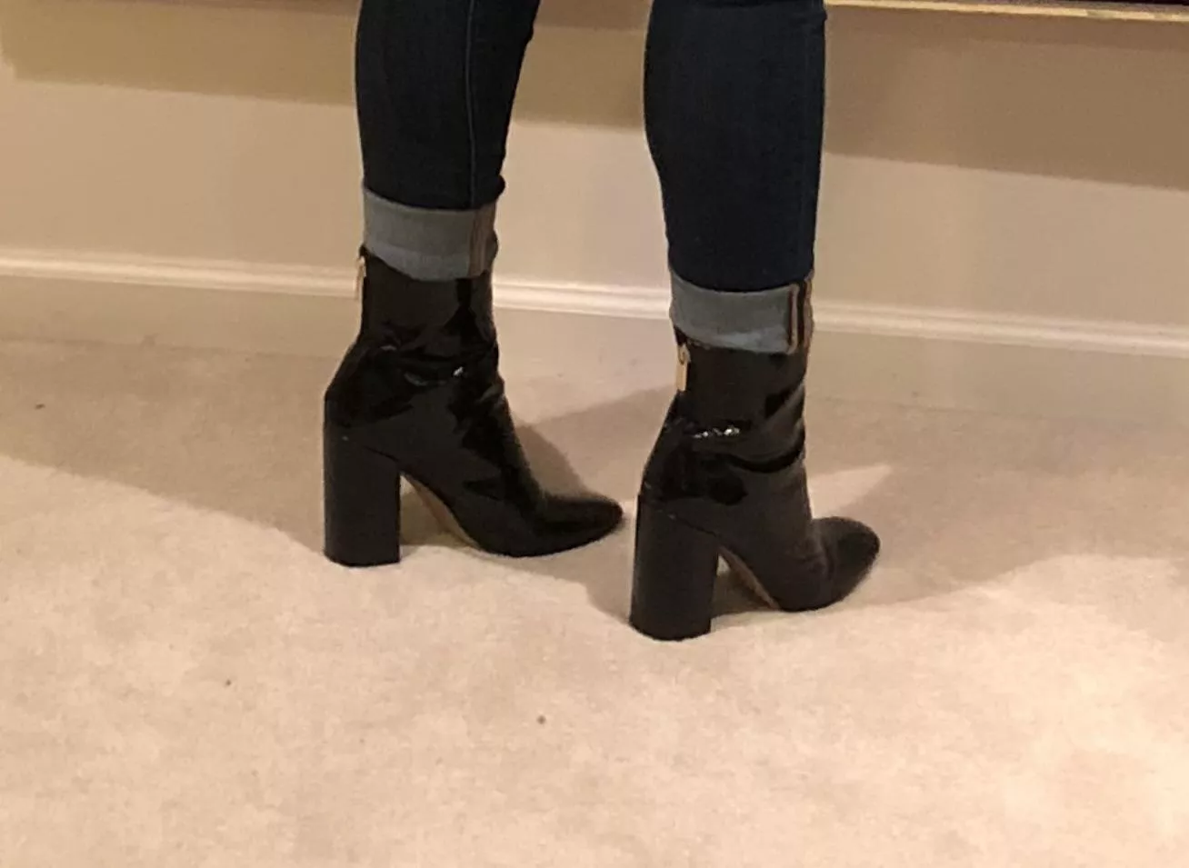 College teen is a distraction in class